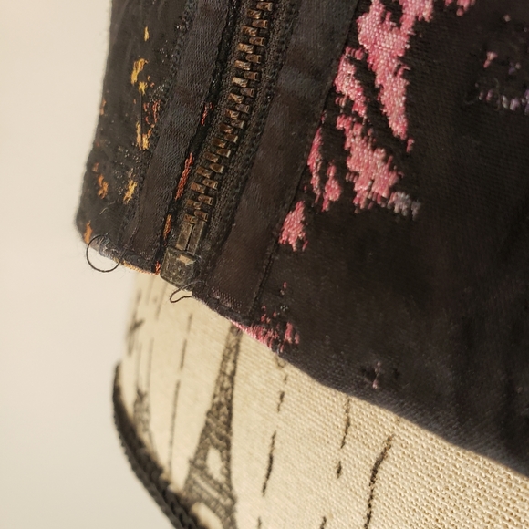 Alice + Olivia Floral Embroidered Short Sleeve Top - Picture 10 of 14